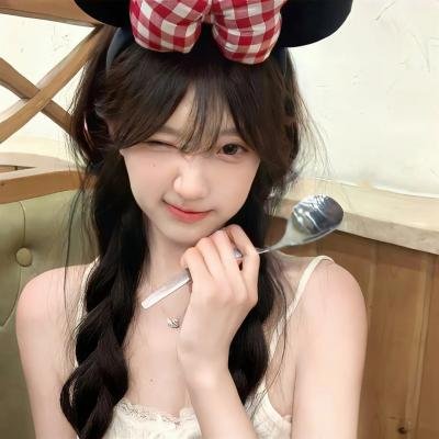 天王之女被曝晒豪宅名表，一个月直播间画面流出