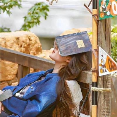 慈善晚宴实拍：超模之女直播带货翻车，被批炫富